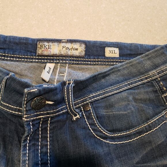 BKE Payton Buckle Jeans Women's Blue Dark Wash Bootcut Boot Cut Size 31L - Picture 3 of 8